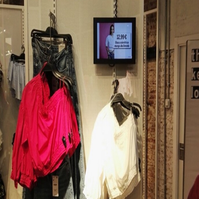 全球某大型服装连锁品牌广告机管理